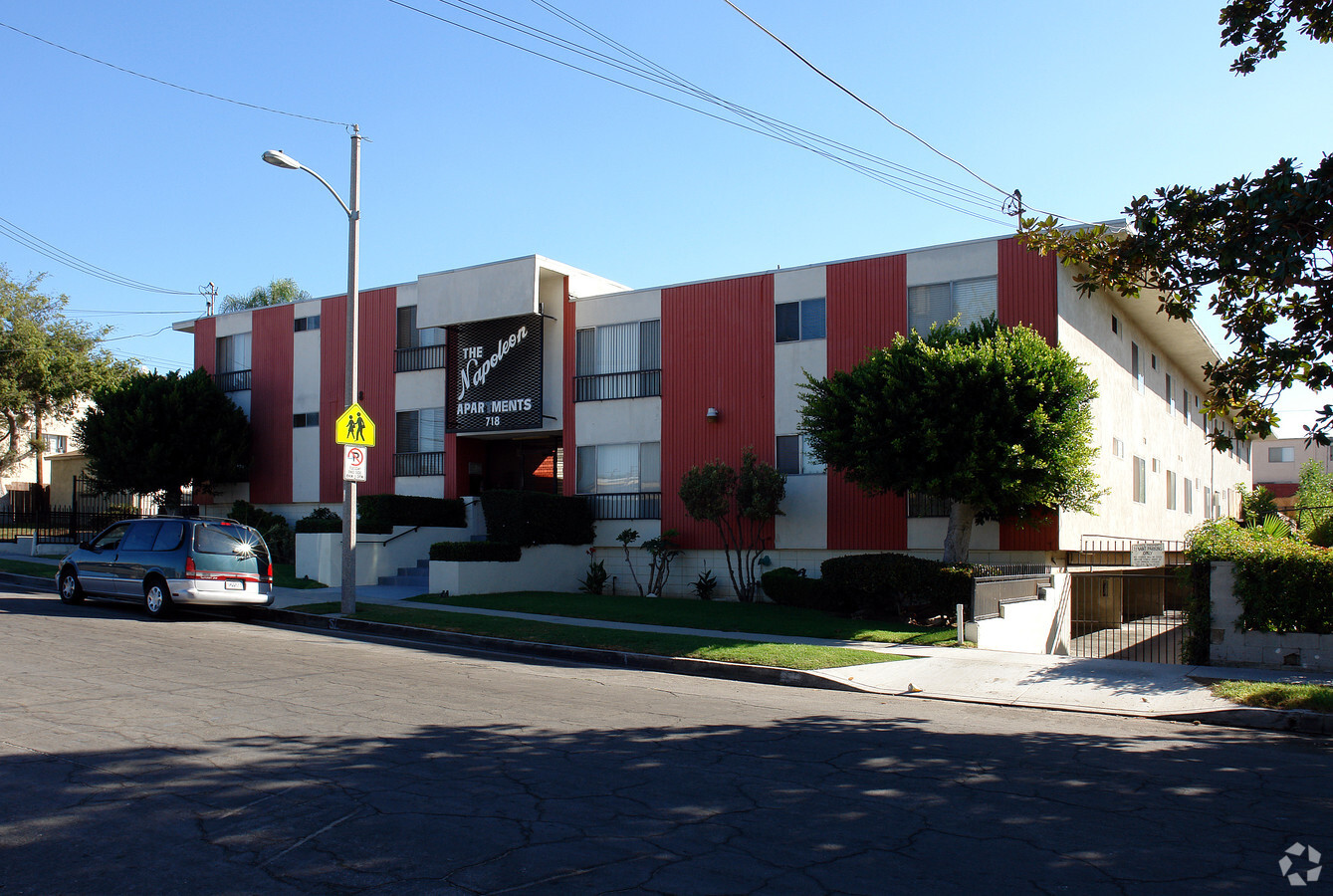 The Napoleon Apartments - The Napoleon Apartments
