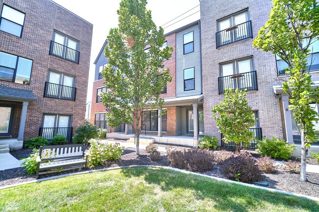 Photo - 1856 McQuat Pl