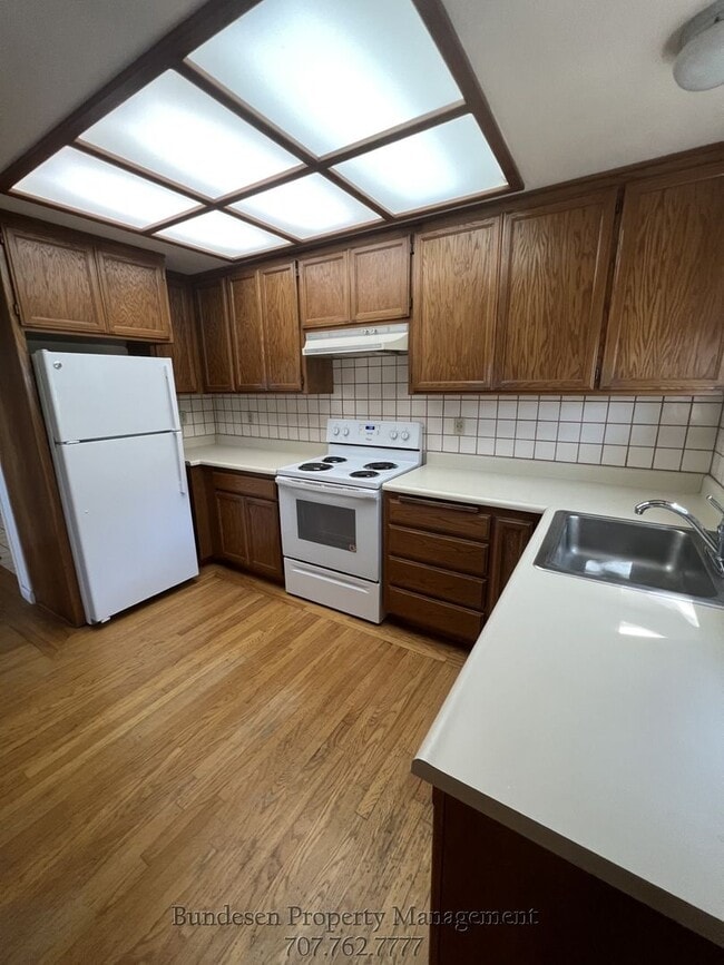 Building Photo - 6-Month Lease – Charming West Petaluma Accessory Unit