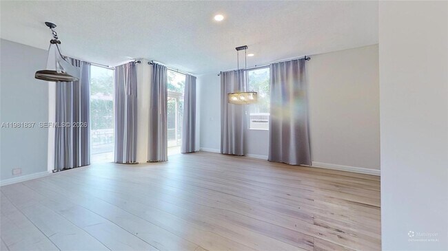 Photo - 3760 Westminster St