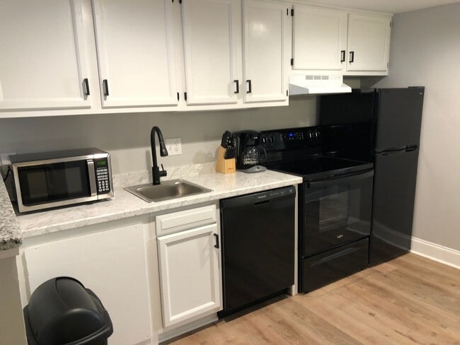 Photo - 4752 Seahawk Ct Unit B9