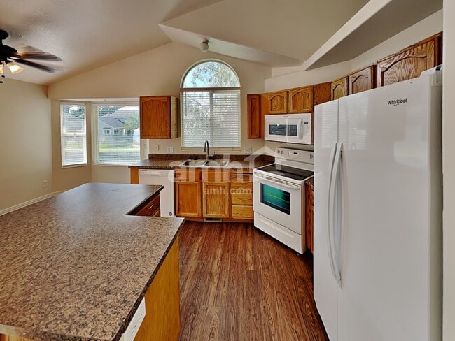 6123 Van Gogh Cir