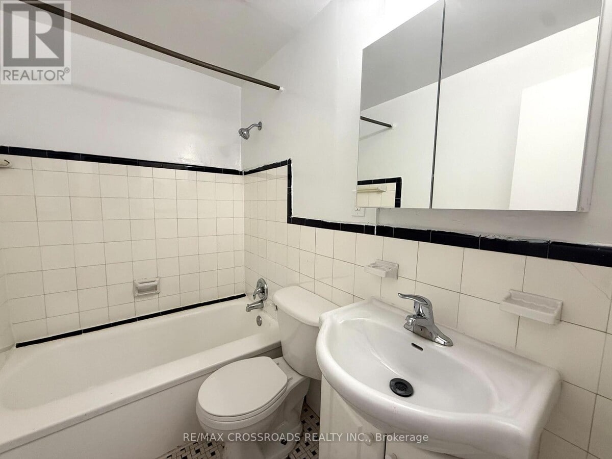 Photo - 2770 Yonge St Unité B7