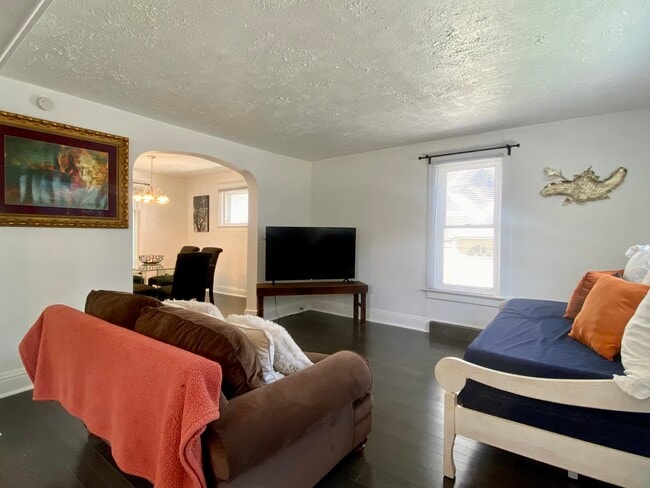 Living Room - 120 Lathrop St