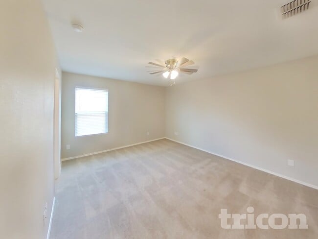 Photo - 5668 McClelland St