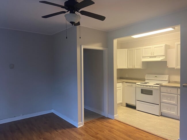 Photo - SPACIOUS RENOVATED TWO BEDROOM APARTMENT- DOWNTOWN DARTMOUTH Unit 6