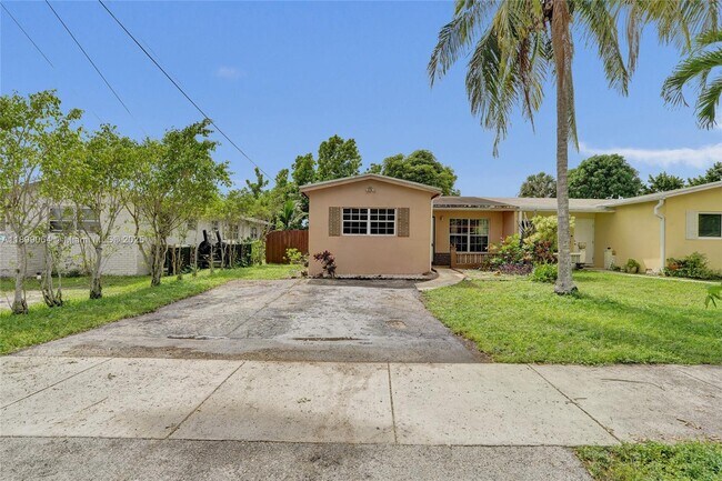 Photo - 6860 SW 18th Ct