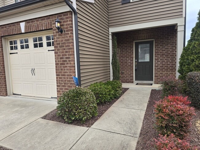 Photo - 111 Tuftin Dr