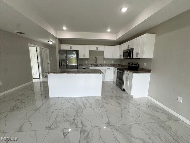 Photo - 610 Alabama Rd S