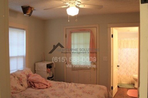 Photo - 335 Granbury St