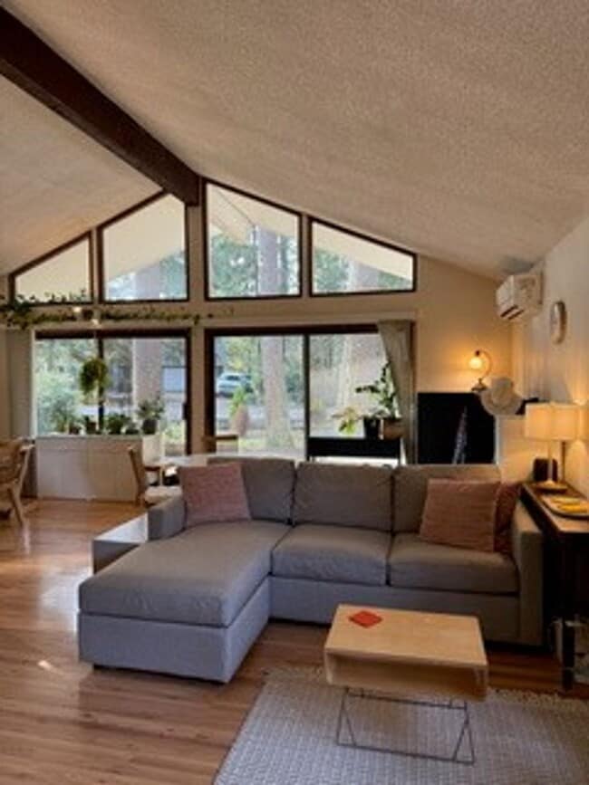 Photo - Cute Clinton Cabin Style Home!