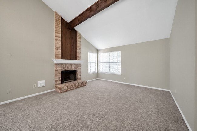Photo - 9110 Longcroft Dr