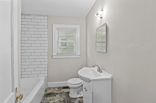 Building Photo - 1216 Branch St Unit A