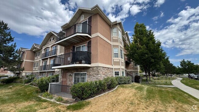 Building Photo - 1617 W Treille Ct Unit I2B Rental