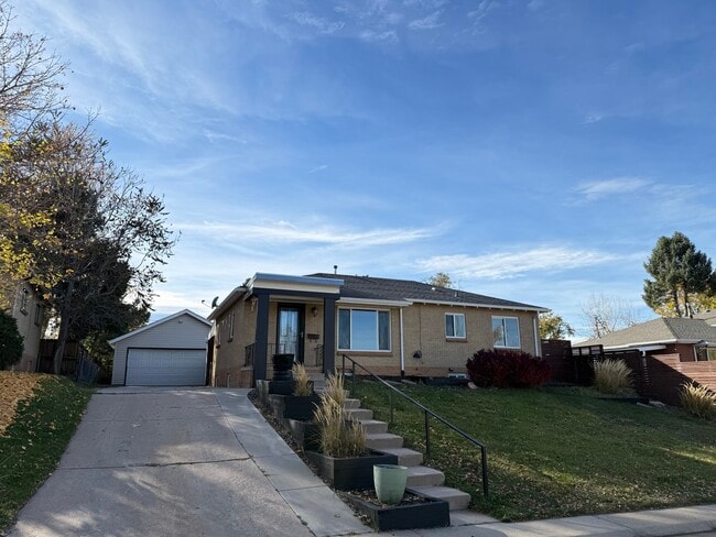 Building Photo - 2171 S Yates St