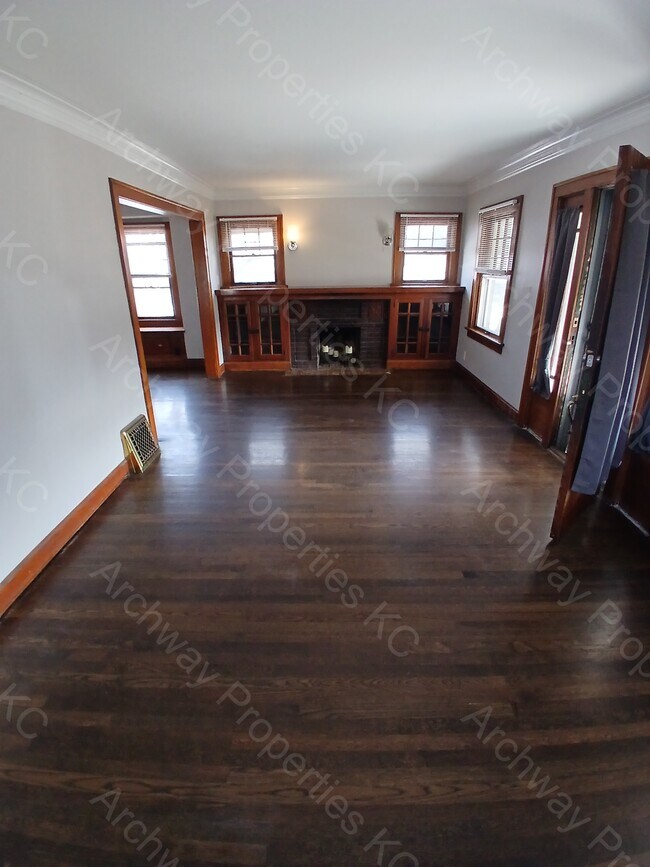Photo - 1900 Grandview Blvd