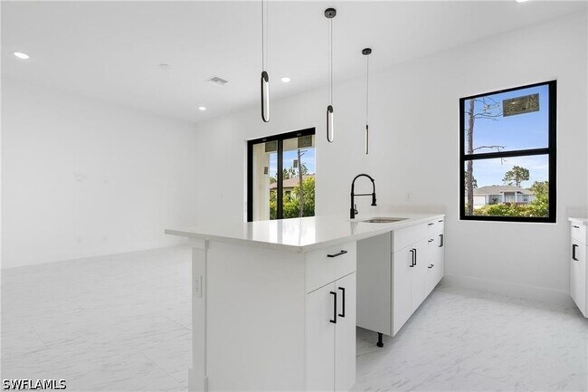 Photo - 3175 Sunshine Blvd N