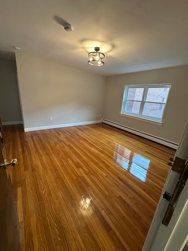 Building Photo - 65 Chiswick Rd Unit 4