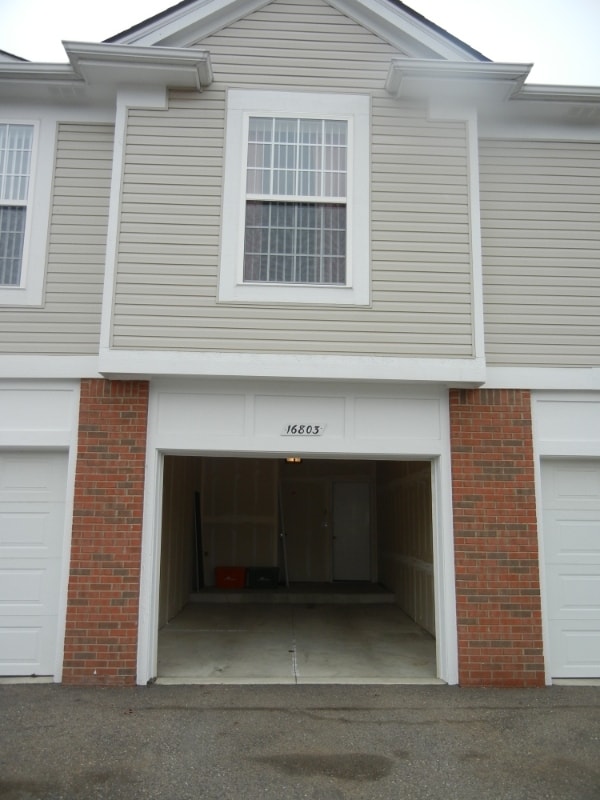 Photo - 16803 Dover Dr