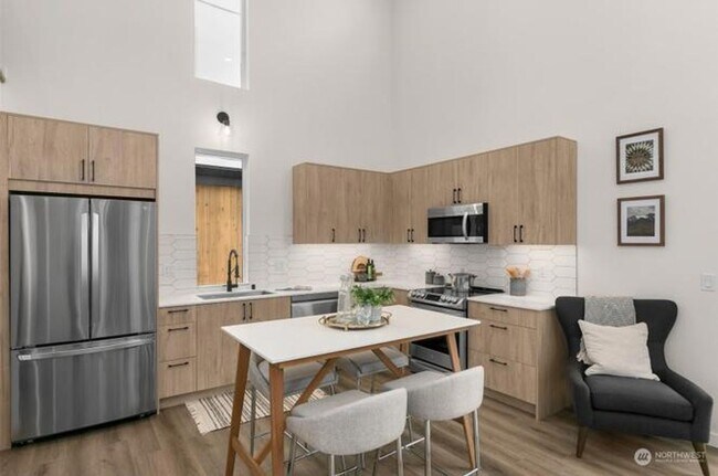 Photo - Welcome Home -Modern and Expansive Windows