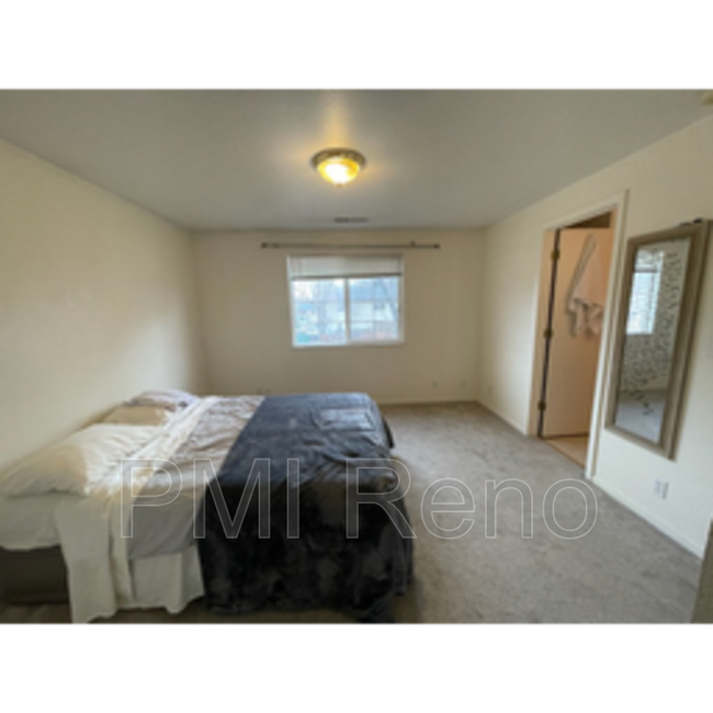 Photo - 415 E 7th St Unit A