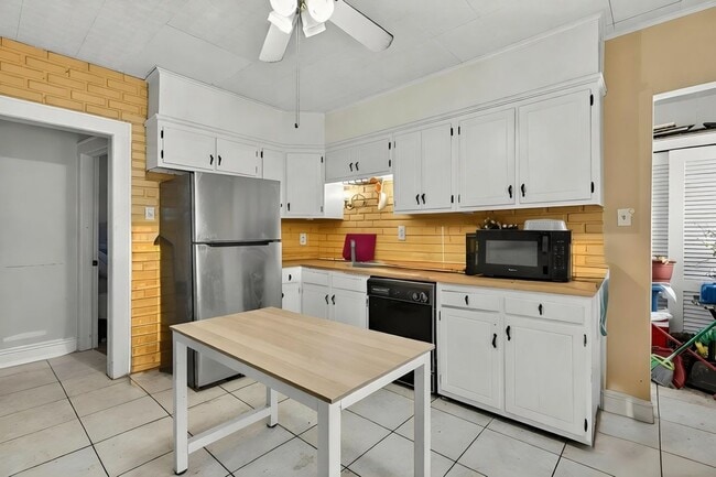 Photo - 1440 Wood Ave