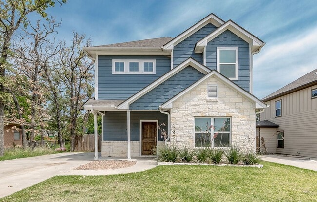 Building Photo - 4207 Aspen St