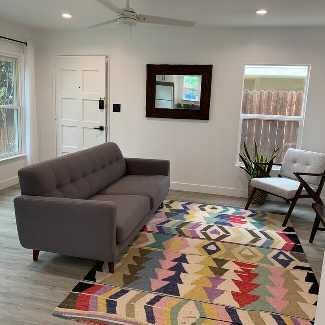 Photo - 555 Avenue A