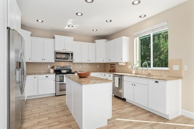 Photo - Evolve Real Estate: Evolve Real Estate: Me...