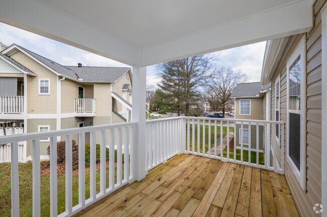 E2 2BR, 2BA - 1,120 SF - Balcony