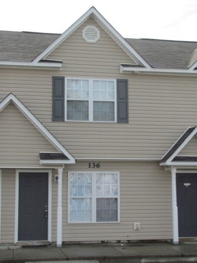 Townhome Available Close To Base!! - Townhome Available Close To Base!!