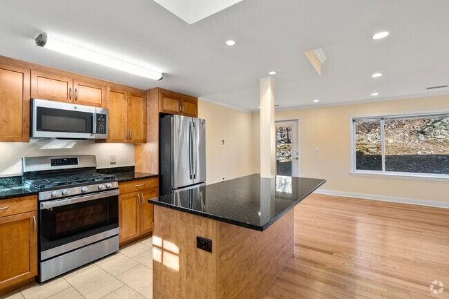 Building Photo - 107 Independence Dr Rental