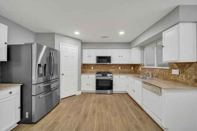 Photo - 15938 Wisteria Hill St