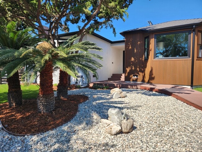 Building Photo - 10811 Farragut Dr Rental