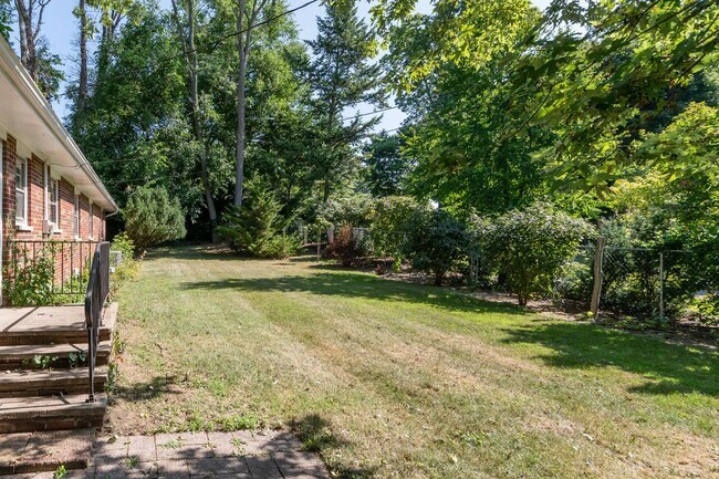 Photo - 2003 Lakeshore Dr