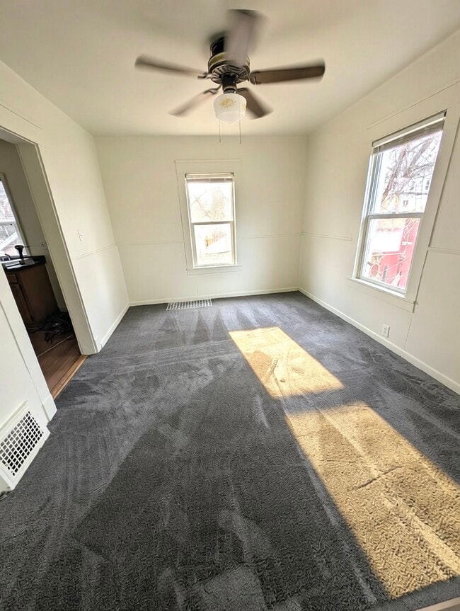 Photo - 2442 Gibson St