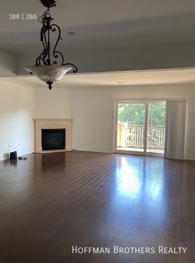 Photo - 11911 Mayfield Ave Unidad 106