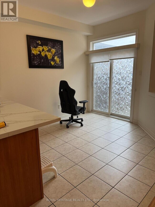 Photo - 49 Everingham Cir