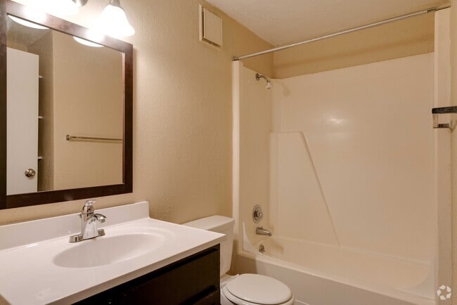 2BR, 1BA - 864SF
