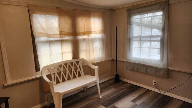 Photo - 7542 Meadow Ave