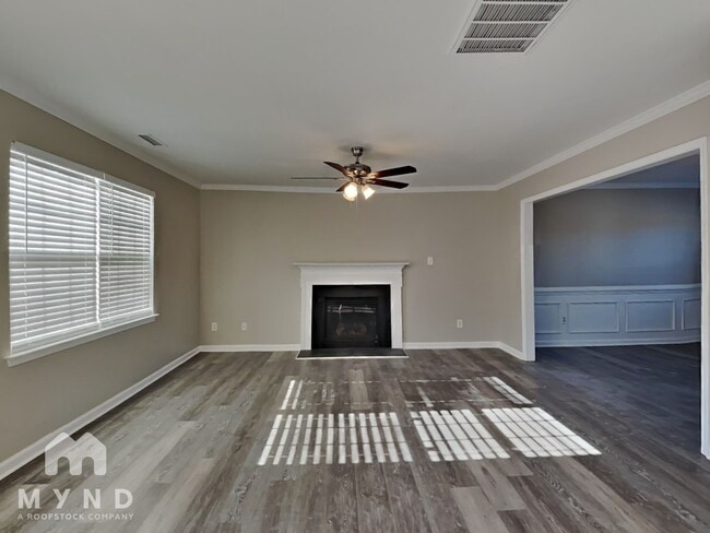 Photo - 1506 Cairo Way