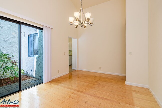 4015 Villa Vista
