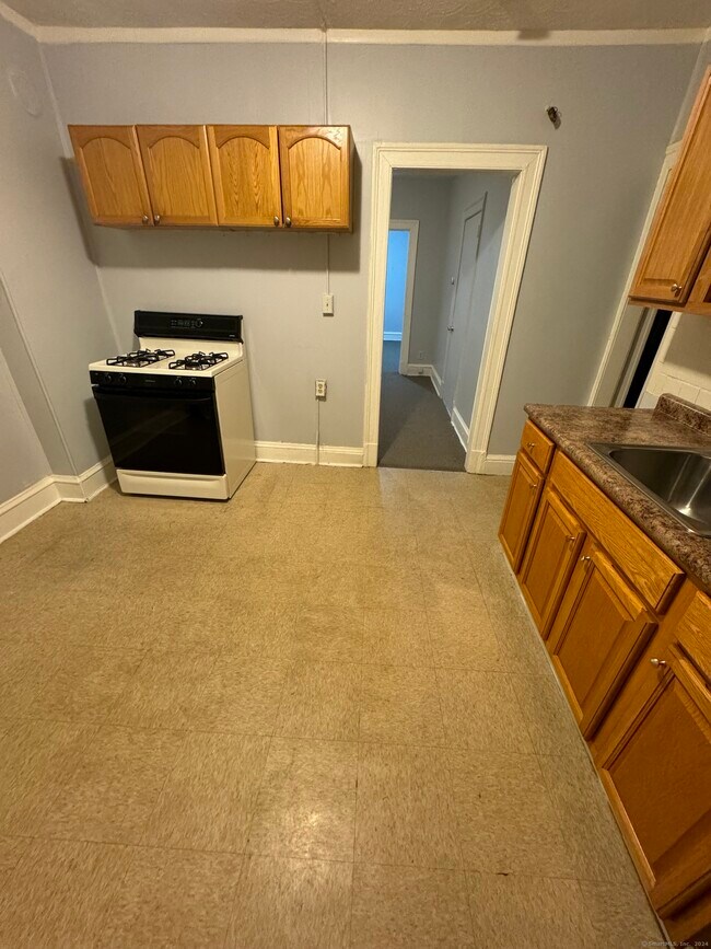 Photo - 76-78-78 Lenox St