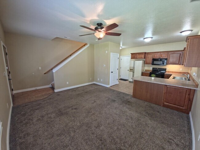 Photo - Beautiful 3 Bed, 2.5 bath Townhome with Attached 2 Car Garage in Rock Creek