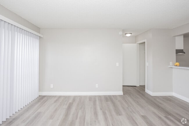 2BR, 1BA - 980SF - Living Room