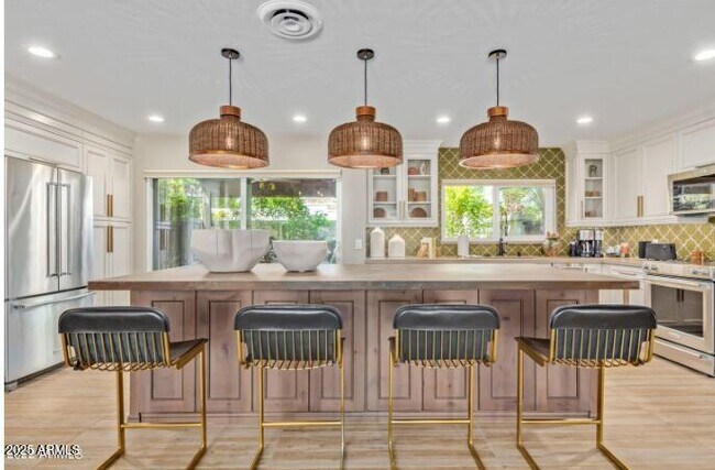 Photo - 2551 E Missouri Ave