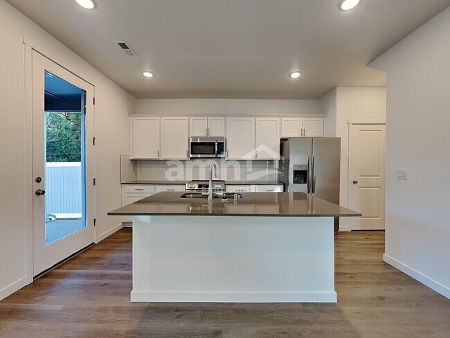 Photo - 5109 Turnstone St SE