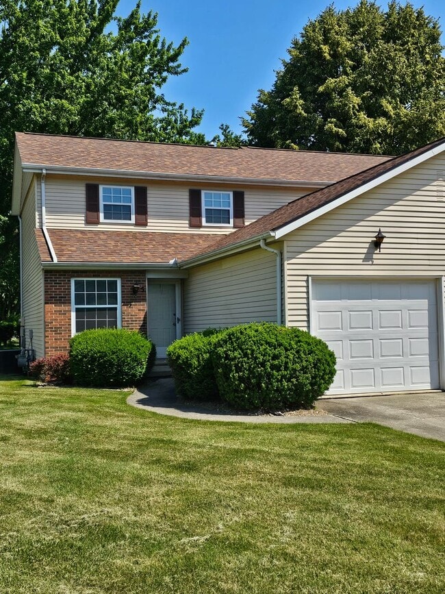 Building Photo - Two Bedroom Condo