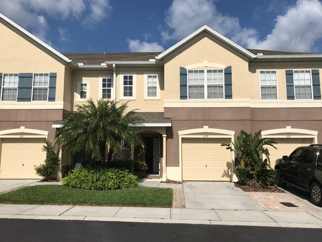 Building Photo - 629 Pinebranch Cir Unit Pinebranch Circle