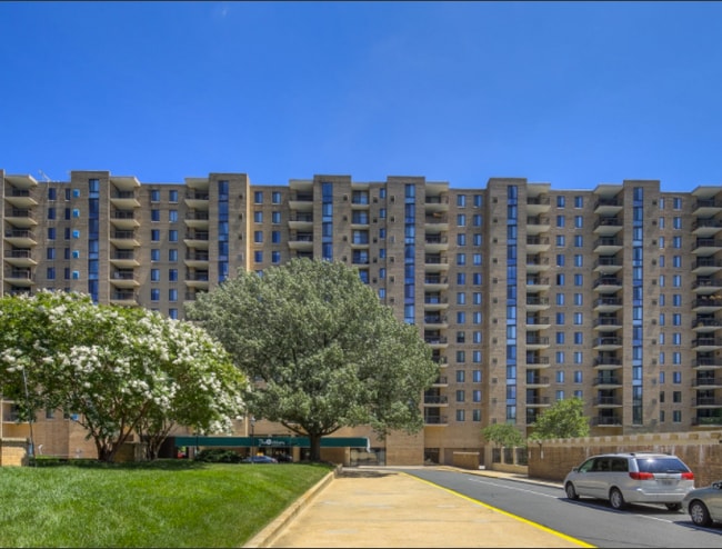 Photo - 4500 S Four Mile Run Dr Condo Unit 812